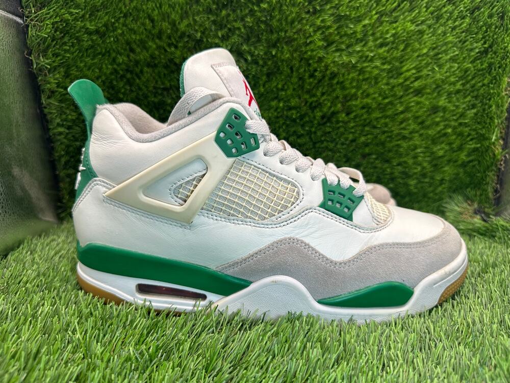 Nike SB x Air Jordan 4 DR5415-103 Athletic Sneaker Mens 9 White Leather Training